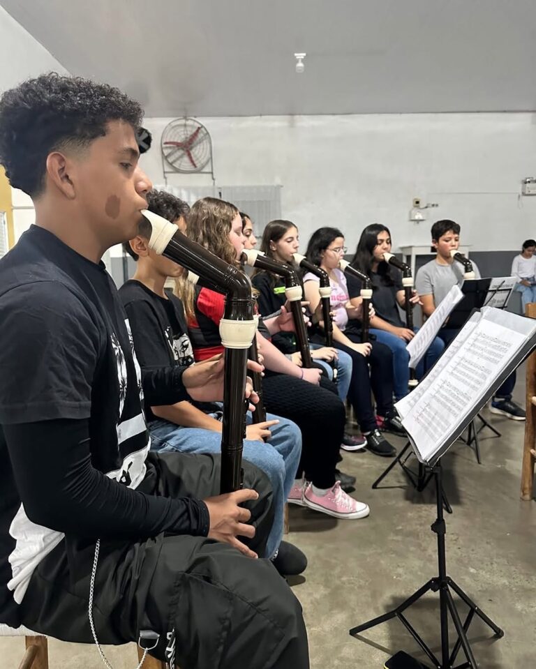 Projeto Músicos do Contestado retoma atividades e leva inclusão cultural para crianças em Videira/SC