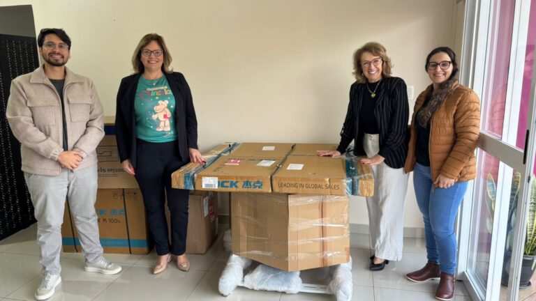 Chegada dos equipamentos marca nova etapa do Projeto Costurando Vínculos em Barracão/RS